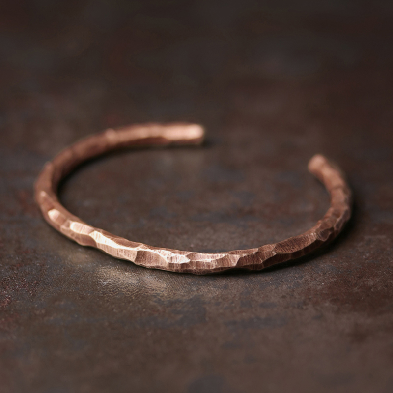 Bracelet en cuivre martelé fait main pour hommes et femmes, style vintage viking rustique steampunk rétro punk, bracelet manchette, bijoux manchette
