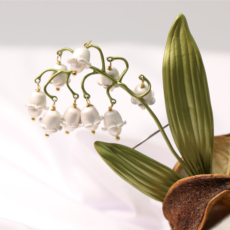 Marchio di lusso Design Giglio della valle Fiore Corpetto Spilla Pin Donna Matrimonio Accessori damigella d'onore Spille Gioielli