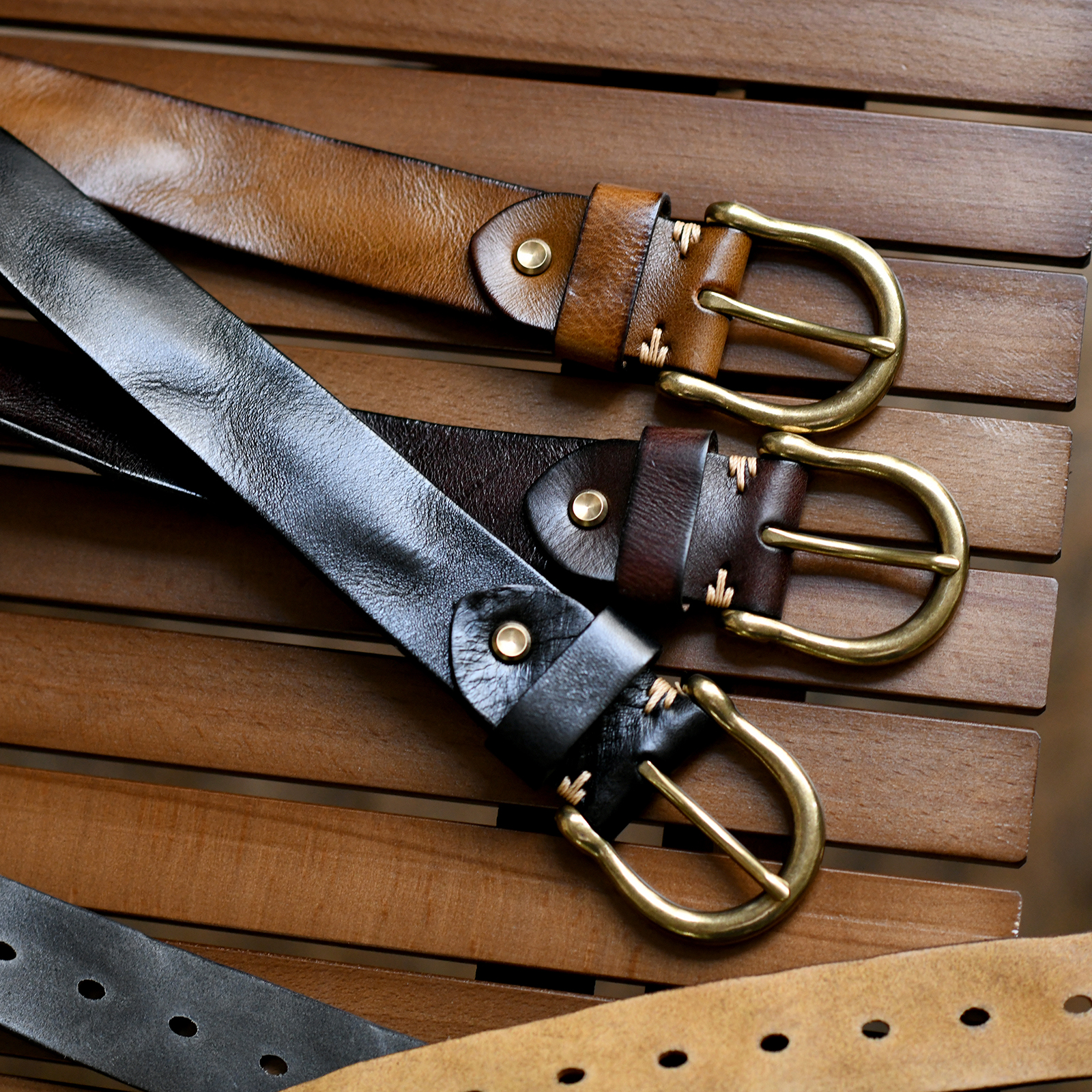 Handgemaakte klassieke retro-stijl puur koperen hoefijzergesp zonder tussenlaag koeienhuid herenriem echt leer jeans man design riem