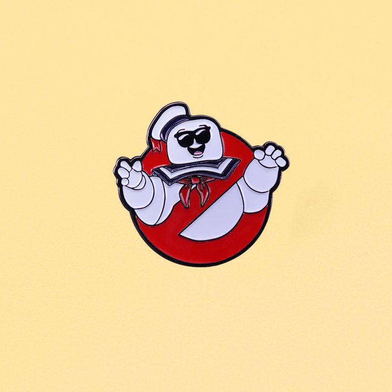 Ghostbusters เคลือบ Pins สีขาวโลหะการ์ตูนเข็มกลัดผู้ชายผู้หญิงแฟชั่นเครื่องประดับของขวัญอะนิเมะหมวกเสื้อผ้า Lapel ป้าย