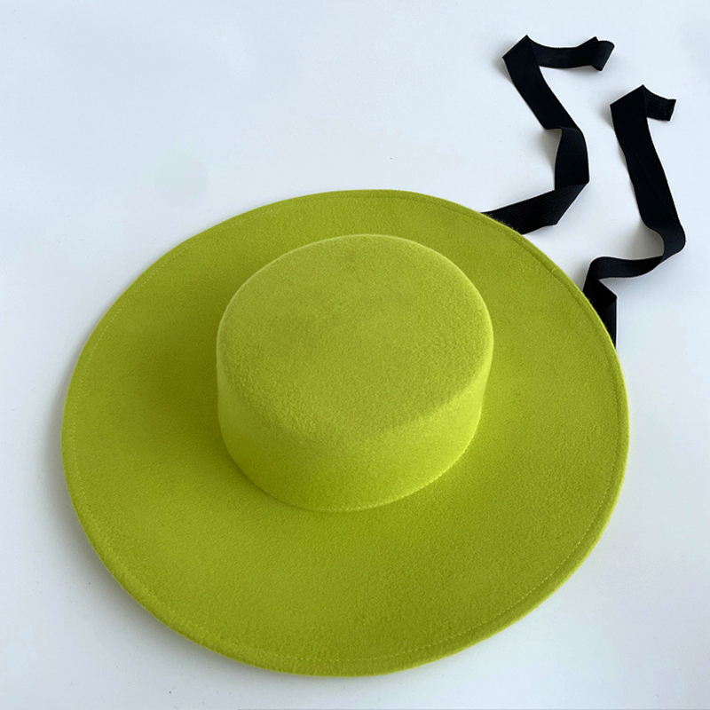 Chapéu Fedora Feminino King Wheat de Lã Preta com Aba Larga e Topo Plano, Novo para o Inverno, para Performance de Palco, Estilo Simples e Elegante, em Feltro Sólido