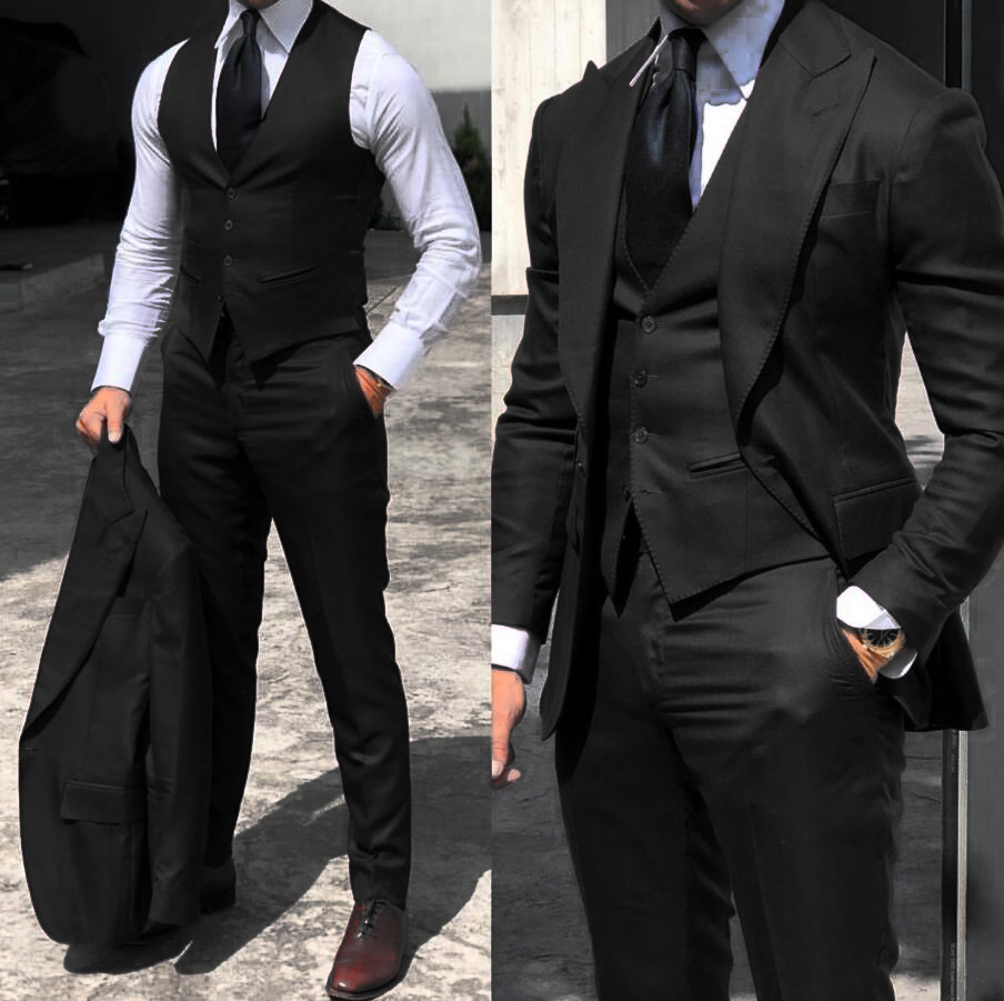 สีดําคลาสสิกผู้ชายชุด 3 ชิ้น Tuxedo Peaked Lapel เจ้าบ่าวชุดแต่งงานชุดแฟชั่นผู้ชายธุรกิจเสื้อแจ็คเก็ต + กางเกง + เสื้อกั๊ก