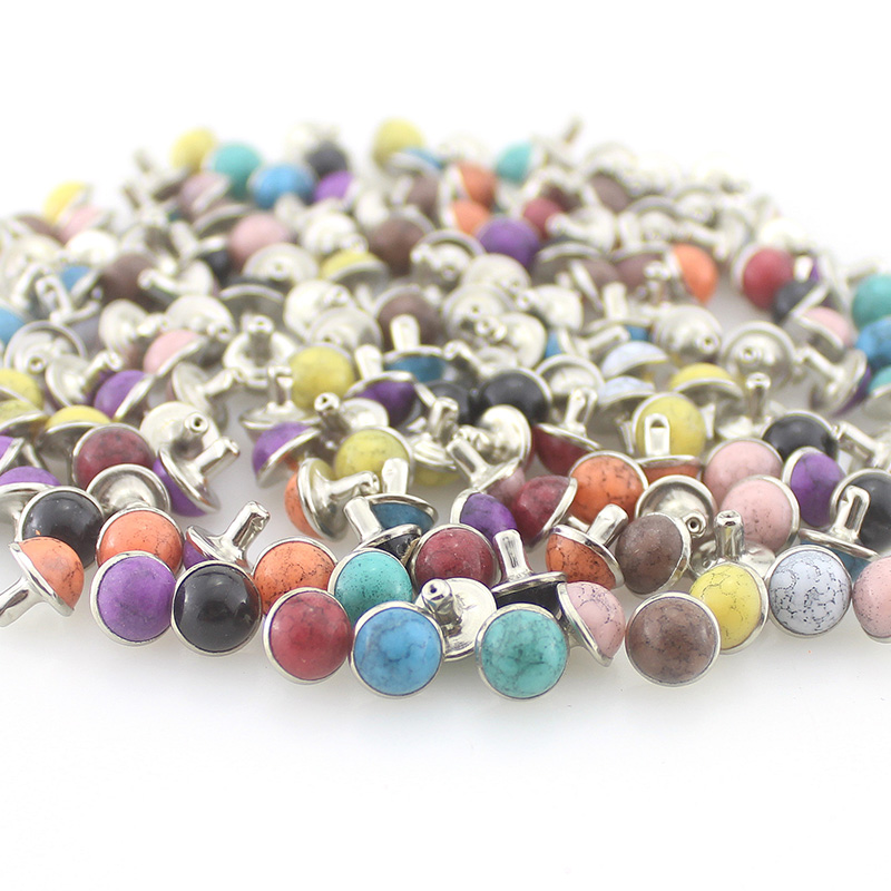 100 set/bolsa de 8mm de diámetro, remaches acrílicos coloridos de turquesa y latón para picos de diamantes de imitación de cuero para bolsas de ropa, accesorios DIY
