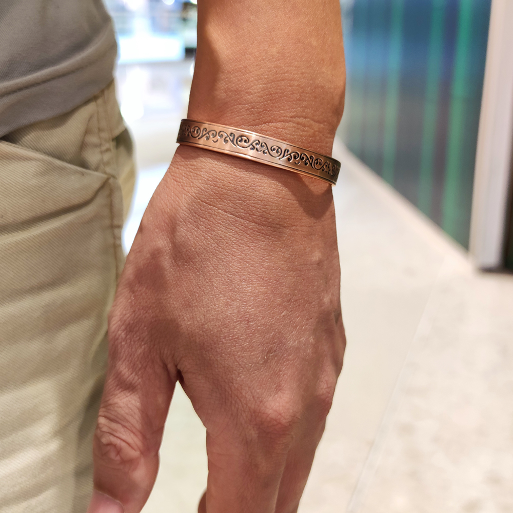 Il braccialetto magnetico in rame puro benefica il polsino regolabile da 8,3 mm Braccialetti ad alto magnete Artrite Sollievo dal dolore Gioielli energetici Donna