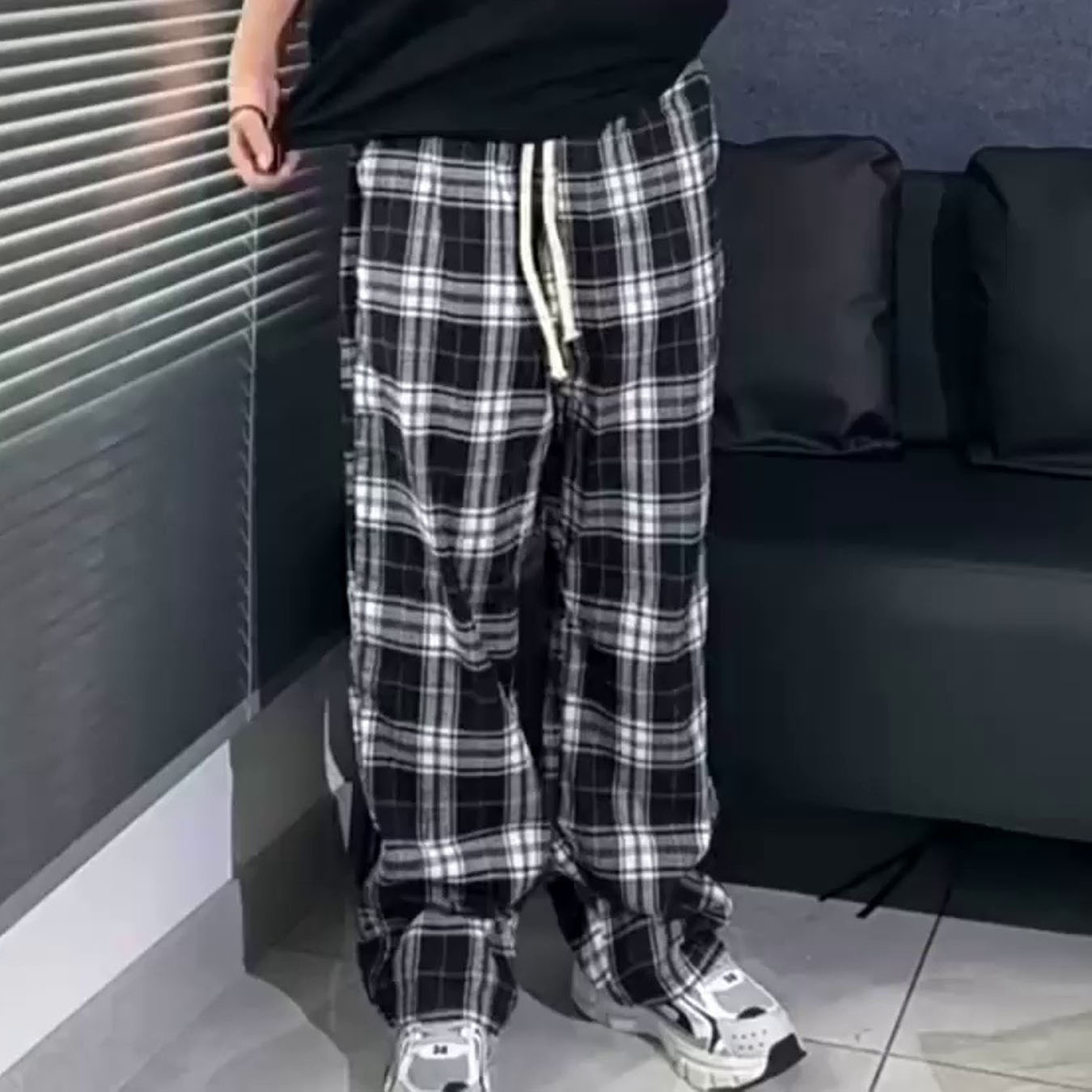 Calças esportivas casuais, calças xadrez pretas da moda, cintura elástica solta com bolso, calças de perna larga, calças soltas neutras estilo hip-hop
