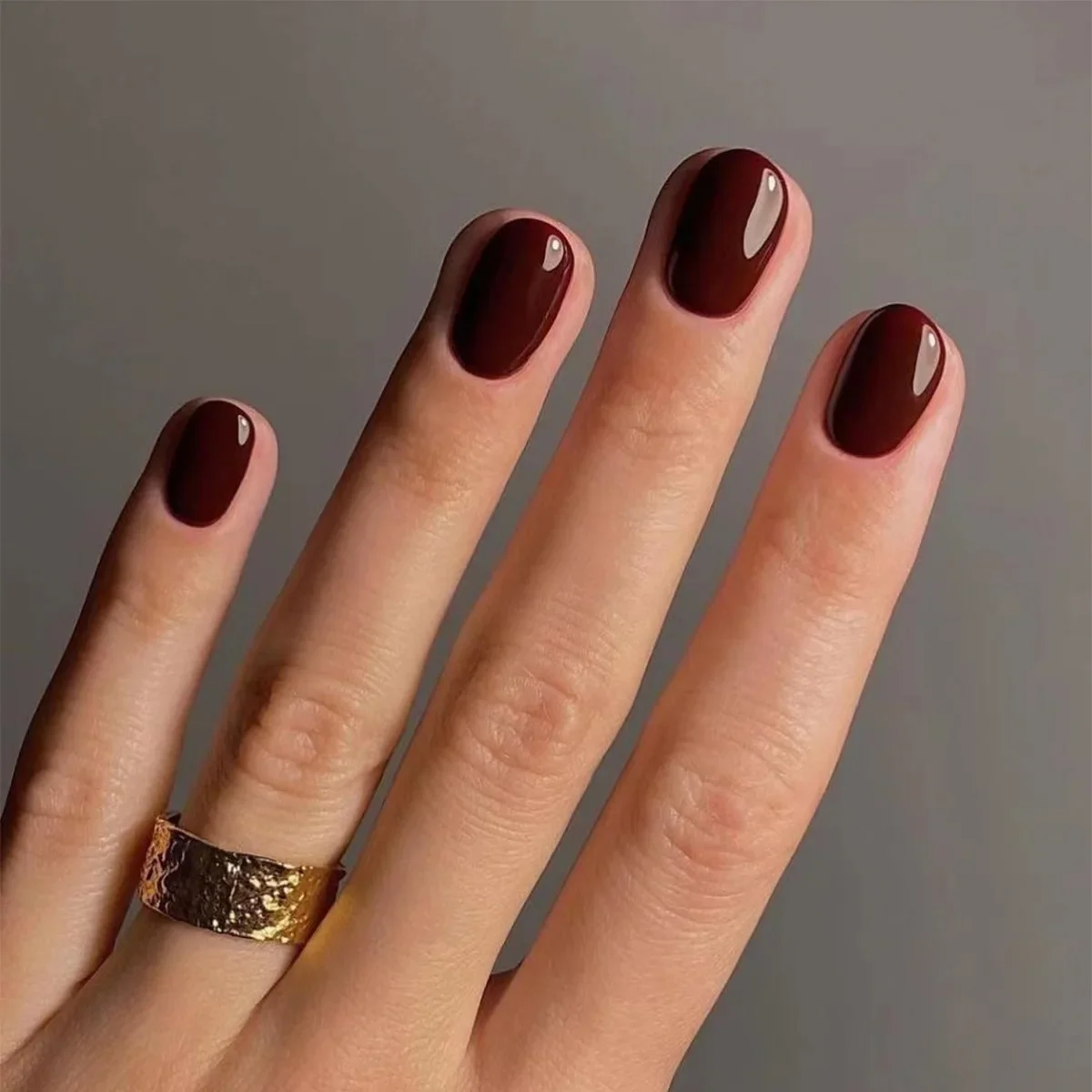 24 Uds. De uñas postizas redondas y cuadradas cortas de Color sólido, arte de uñas oscuro brillante, uñas postizas desmontables para Otoño e Invierno