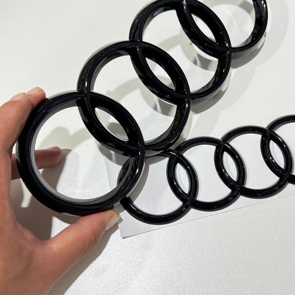 Emblemat Audi Czarno-Srebrny 4 Pierścienie ABS Naklejka Logo na Maskę Przednią, Tylną Klapę Bagażnika do Audi A3 A4 A6 Q2 Q3 Q5 Q8