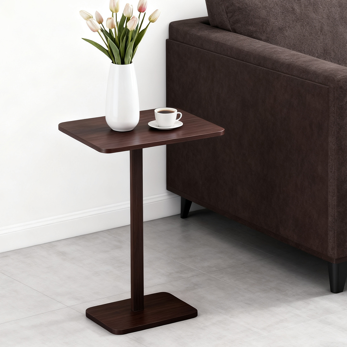 Minimalistische C-vormige bijzettafel, lichtgewicht slaapbankblad, rustiek bruin voor tv-snack in de kleine woonkamer