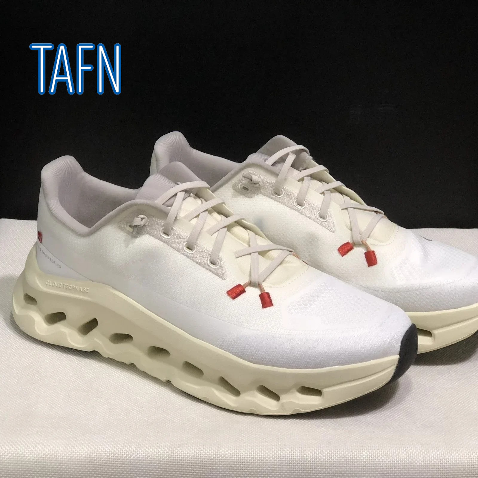 Scarpe da passeggio anti-fatica con assorbimento degli urti, struttura ventilata e confortevole per lunghe camminate e uso quotidiano prolungato.
