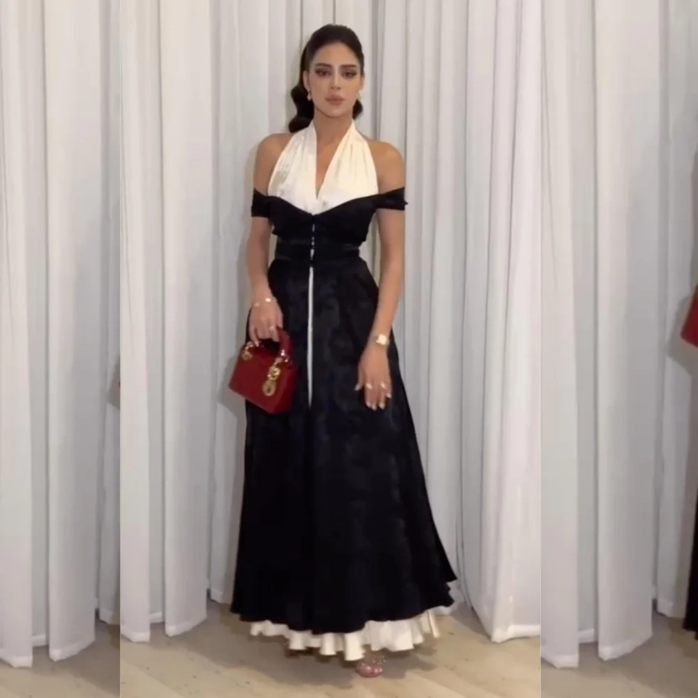 ที่กําหนดเองการจับคู่ JERSEY จีบ A-Line Off-The-Shoulder MIDI ชุดเดรสพรหมคลาสสิกประณีตสไตล์โมเดิร์น Pastrol Chine