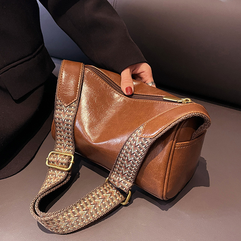 Bolso pequeño Vintage de cuero PU Boston para mujer, bolso cruzado de diseñador a la moda, bolso de hombro con almohada de viaje informal para mujer