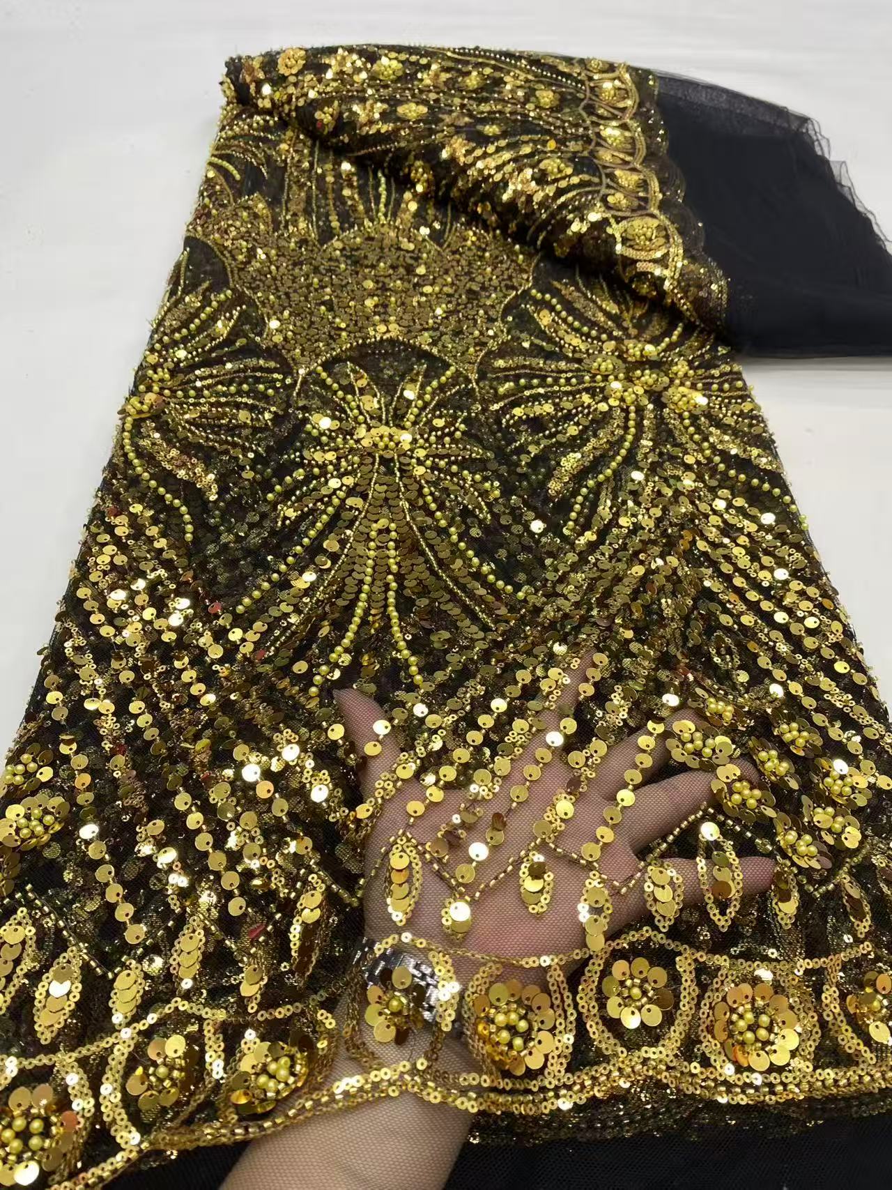Luxury Black Gold Sequins ลูกปัดลูกไม้ผ้าสําหรับงานแต่งงาน 2025 ออกแบบใหม่ภาษาฝรั่งเศสคําแอฟริกัน Tulle เลื่อมลูกไม้สําหรับชุดราตรี
