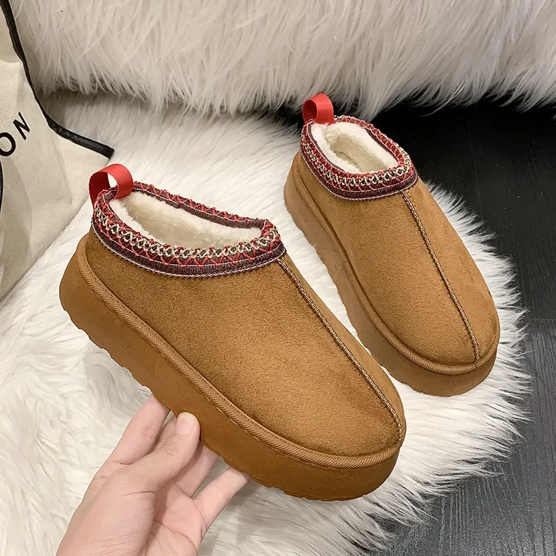 Botas de nieve para mujer, invierno 2023, nuevas suelas gruesas cálidas de Cachemira sin pelo cubierto con tacón, media zapatilla, zapatos de algodón para mujer