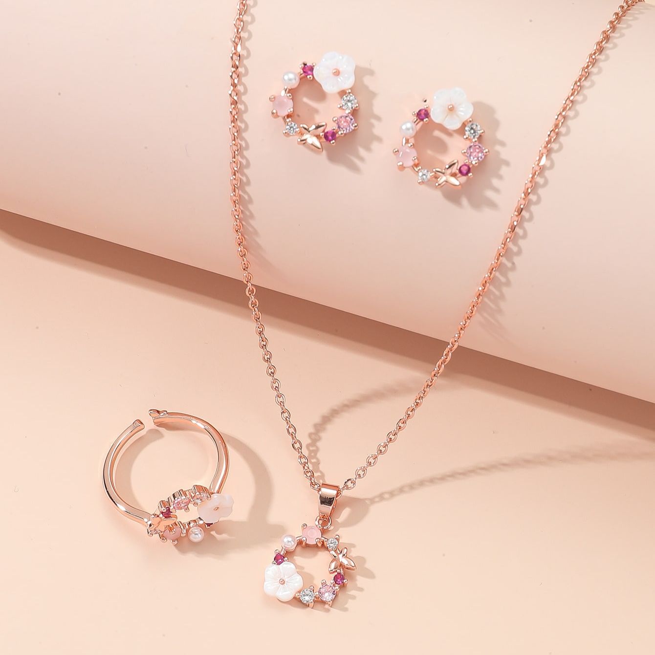 Ensemble de bijoux en Zircon pour femmes, couleur or Rose, fleur, accessoires de mode, Simple, orné, exquis, collier, bague, boucles d'oreilles, 4 pièces