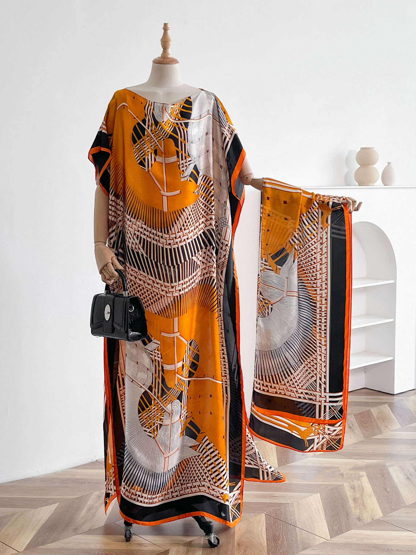 Ensemble Abaya et Foulard en Satin à Imprimé Cheval Géométrique de Luxe, Kaftan Maxi Ample à Manches Chauve-Souris pour Femmes Musulmanes, Idéal pour les Vacances d'Été et le Quotidien