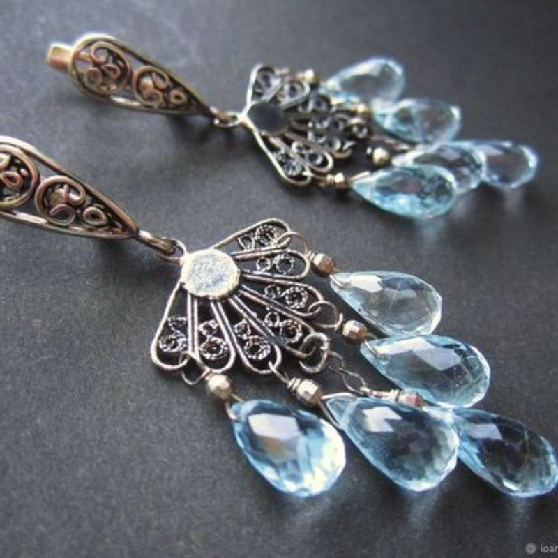 Boucles d'oreilles en pierre bleue de mer pour femmes, couleur or exquise, goutte d'eau, motif ethnique en métal sculpté, bijoux