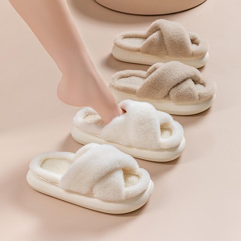Flauschige Hausschuhe Frauen Haus Wohnungen Modedesigner Winters chuhe Damen Indoor Casual Plüsch Plattform Schuhe elegant groß