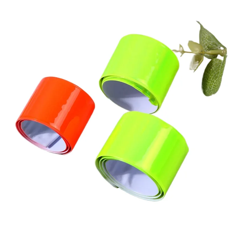 Bracelet réfléchissant Slap Band Bracelets cadeaux pour homme femme Kifds réflecteur brassard nuit course cyclisme sport sécurité