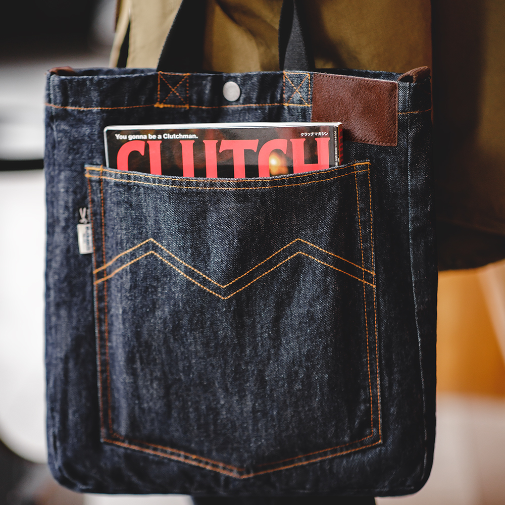 Maden Retro Bolso de hombro tipo bandolera de mezclilla de 14 oz con bordado de mezclilla Bolso de mano plano portátil de gran capacidad para uso diario de hombres