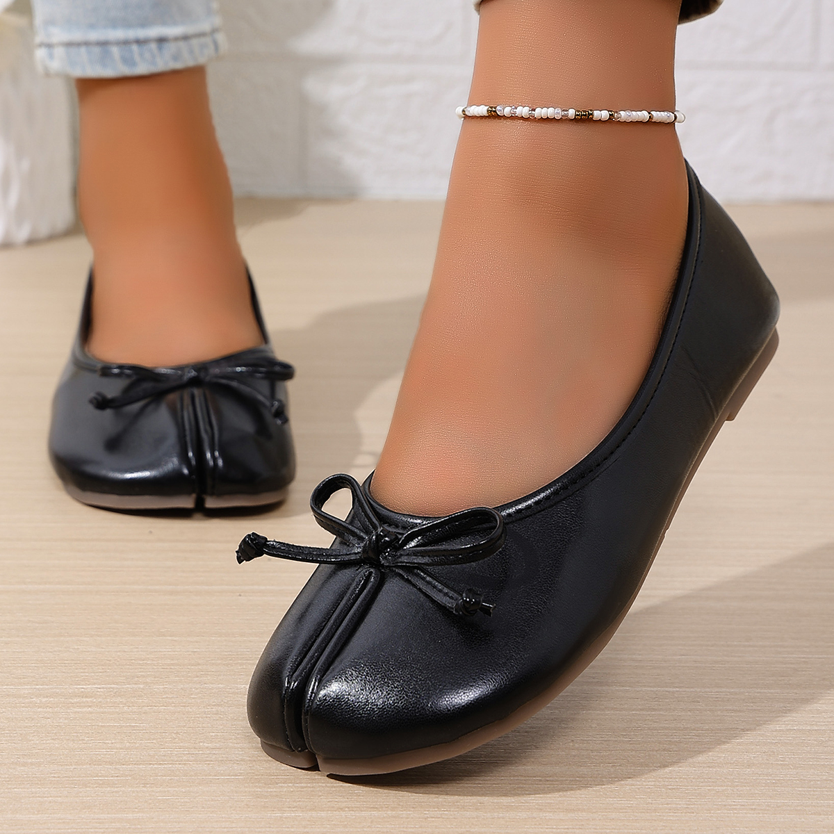Tabi Ballerinas aus Leder für Damen mit Geteilter Zehe, Flache Schuhe mit Schleife, Französische Retro Ballettschuhe, Weiche Loafer Slip-On, Bequeme Freizeit-Mokassins Sommerschuhe 2026