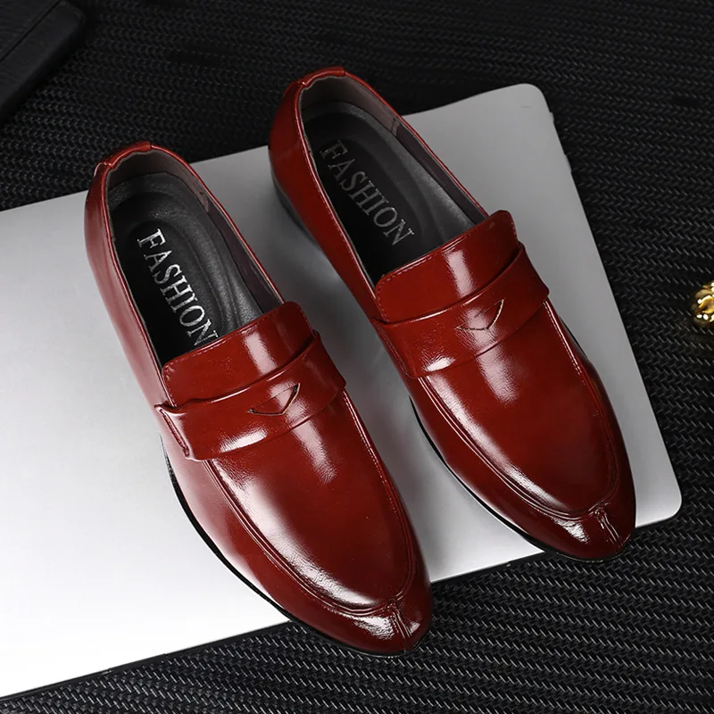 Scarpe in pelle da uomo Nuove scarpe eleganti da lavoro britanniche Scarpe sociali a punta moda Scarpe casual Zapatos Hombres