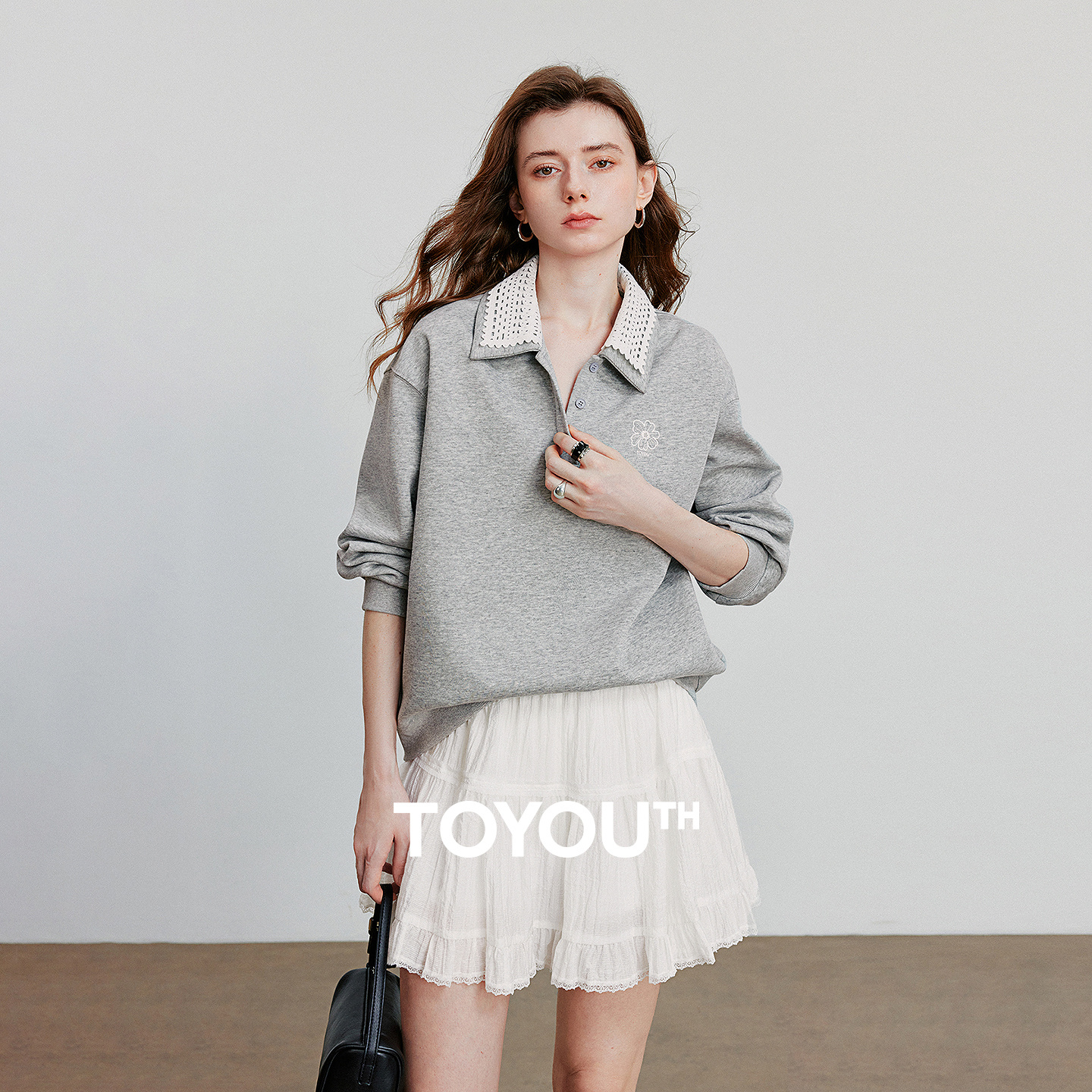 TOYOUTH-Sudadera para mujer, jersey con cuello de doble capa, bordado de terciopelo verde, empalme de Color contrastante, otoño 2025