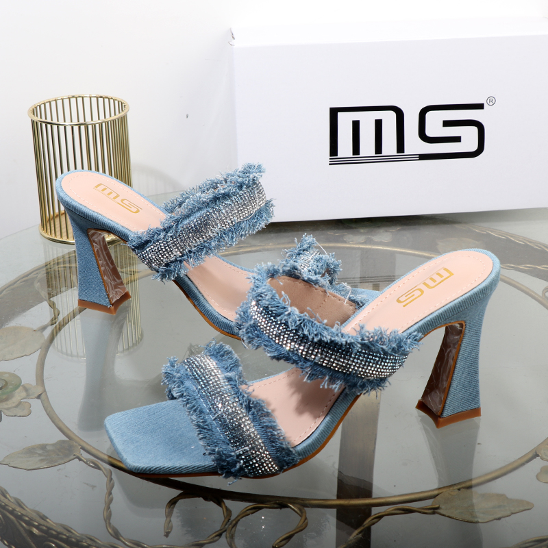 DENIM รองเท้าแตะผู้หญิง 2025 ใหม่ rhinestone Plush stiletto รองเท้าส้นสูงผู้หญิงแฟชั่นกลางแจ้งผู้หญิงรองเท้าแตะหรูหราผู้หญิงรองเท้า