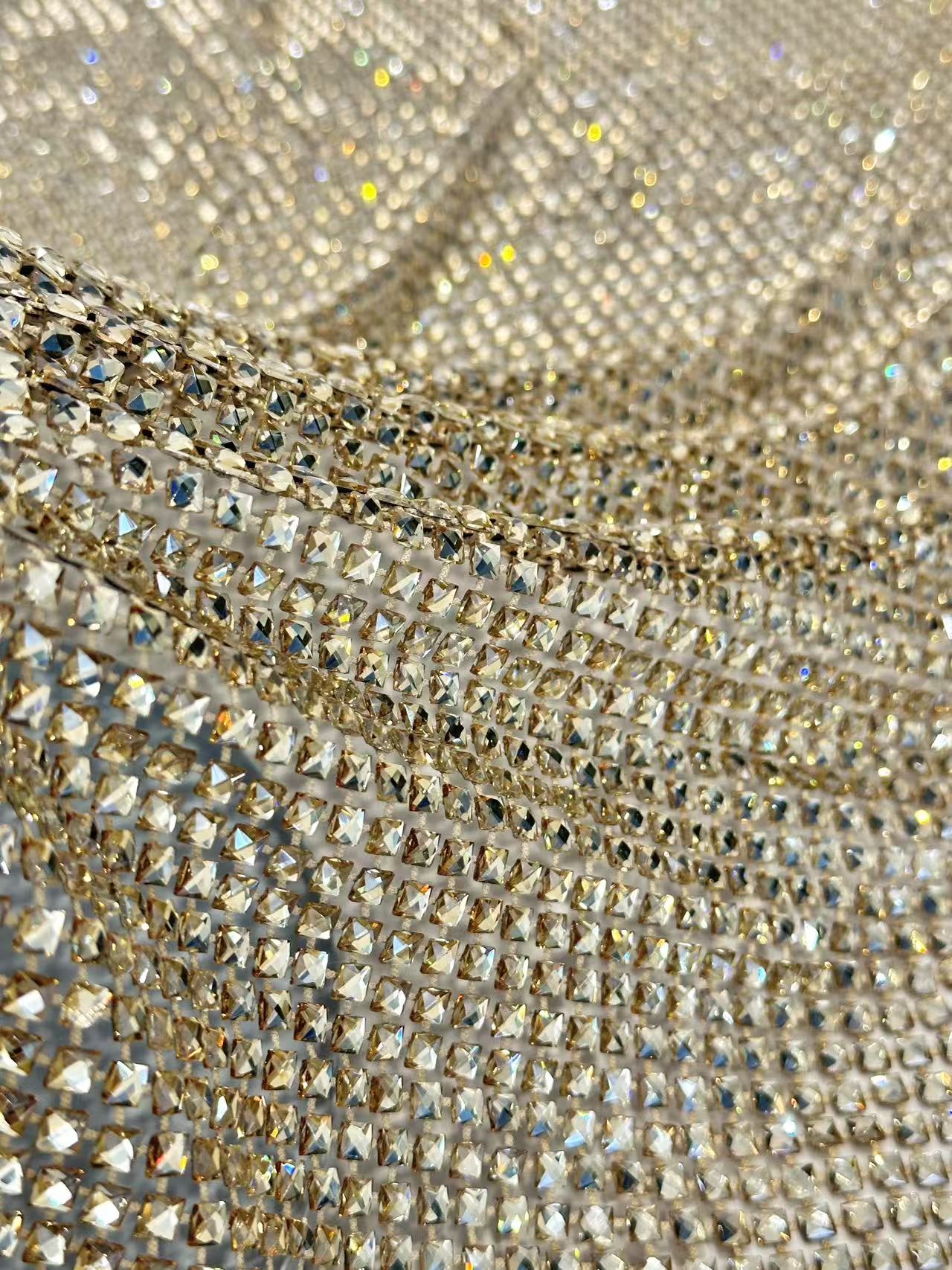 Luxuriöser, hochwertiger afrikanischer Spitzenstoff, Netzspitze, glitzernde, mit schweren Steinen besetzte Guipure-Spitze, bestickter Spitzenstoff für Partykleider zum Nähen