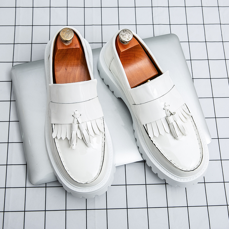 Frühling Herren Weiße Loafer Bequeme Schuhe Männer Leder Hochzeit Plattform Mokassins Britischen Stil Nicht-Slip Retro Fahren Schuhe