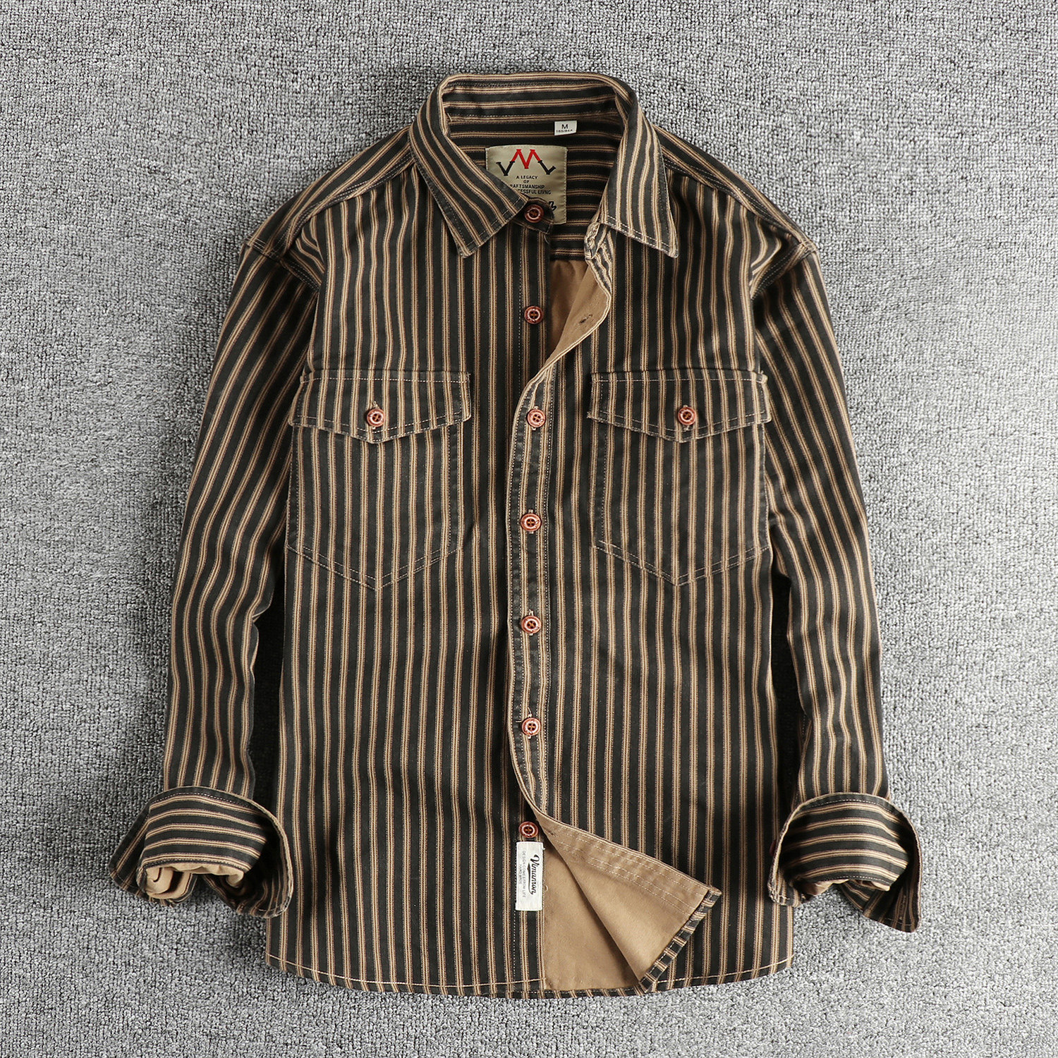 2025 Otoño e Invierno nueva camisa de solapa de manga larga a rayas Retro americana blusas casuales con múltiples bolsillos lavadas a la moda Simple para hombres