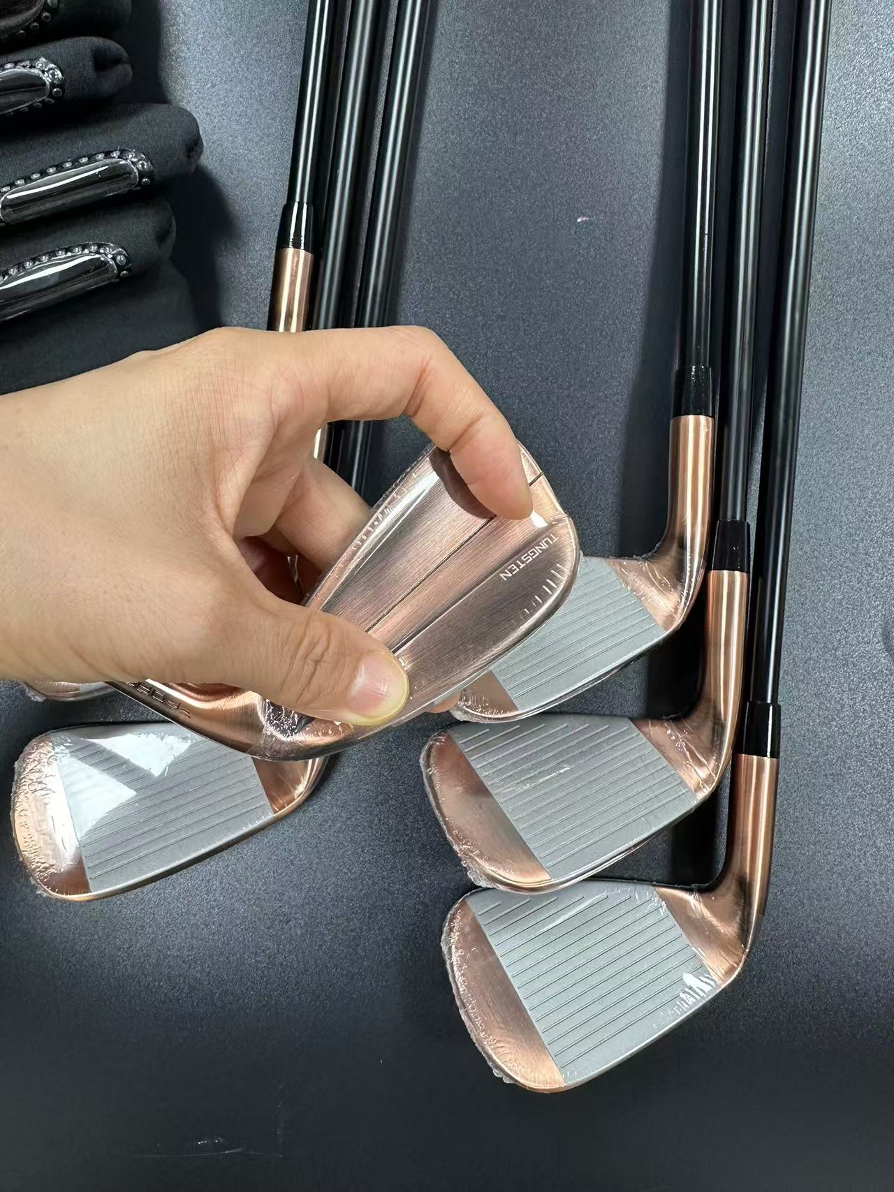Nueva marca de hierros de golf, juego de colores cobre P 790 456789 p con eje y agarre P790 juego de hierro para palos de Golf 8 Uds cubierta de cabeza envío gratis