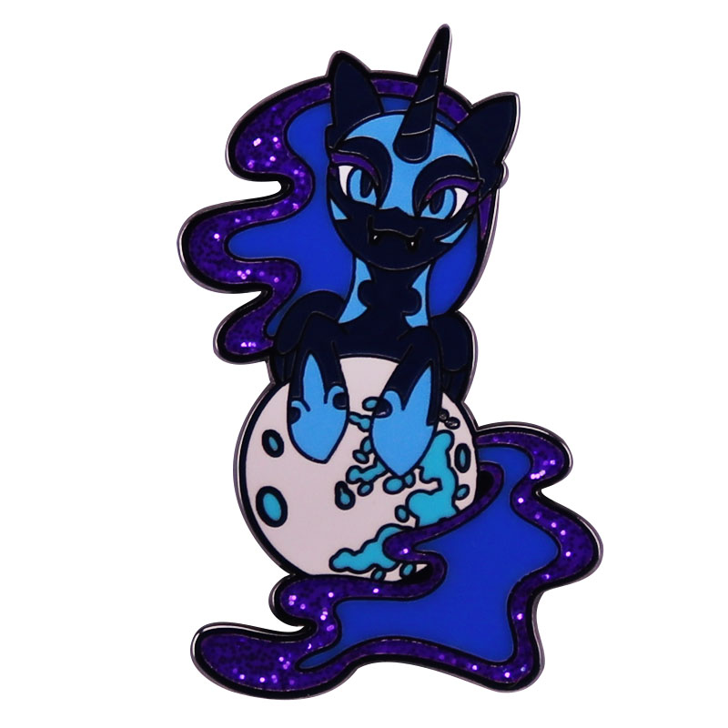 Glitter Blue Alicorn Ponny เจ้าหญิง X Lunaa Enamel Pin เข็มกลัดแฟนตาซีดวงจันทร์ยูนิคอร์น Badge สำหรับกระเป๋าเป้สะพายหลังแฟชั่นเครื่องประดับของขวัญ