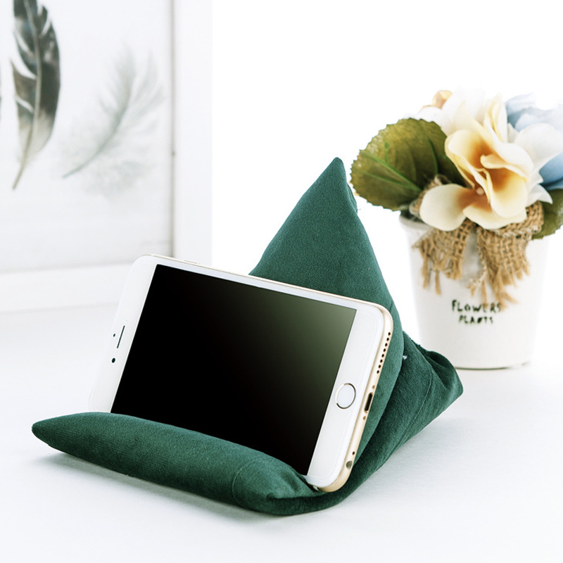 Supporto per telefono cellulare con cuscini triangolari in velluto Porta telefono in tessuto morbido e delicato sulla pelle per smartphone che guarda la TV