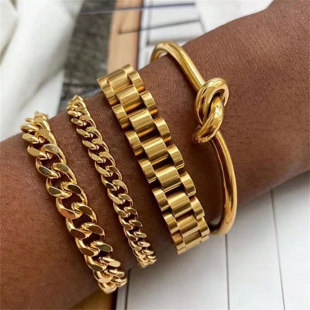 2024 ใหม่VINTAGE 18K Gold Platedสร้อยข้อมือสแตนเลสสําหรับผู้หญิงผู้ชายคู่แฟชั่นเครื่องประดับของขวัญ