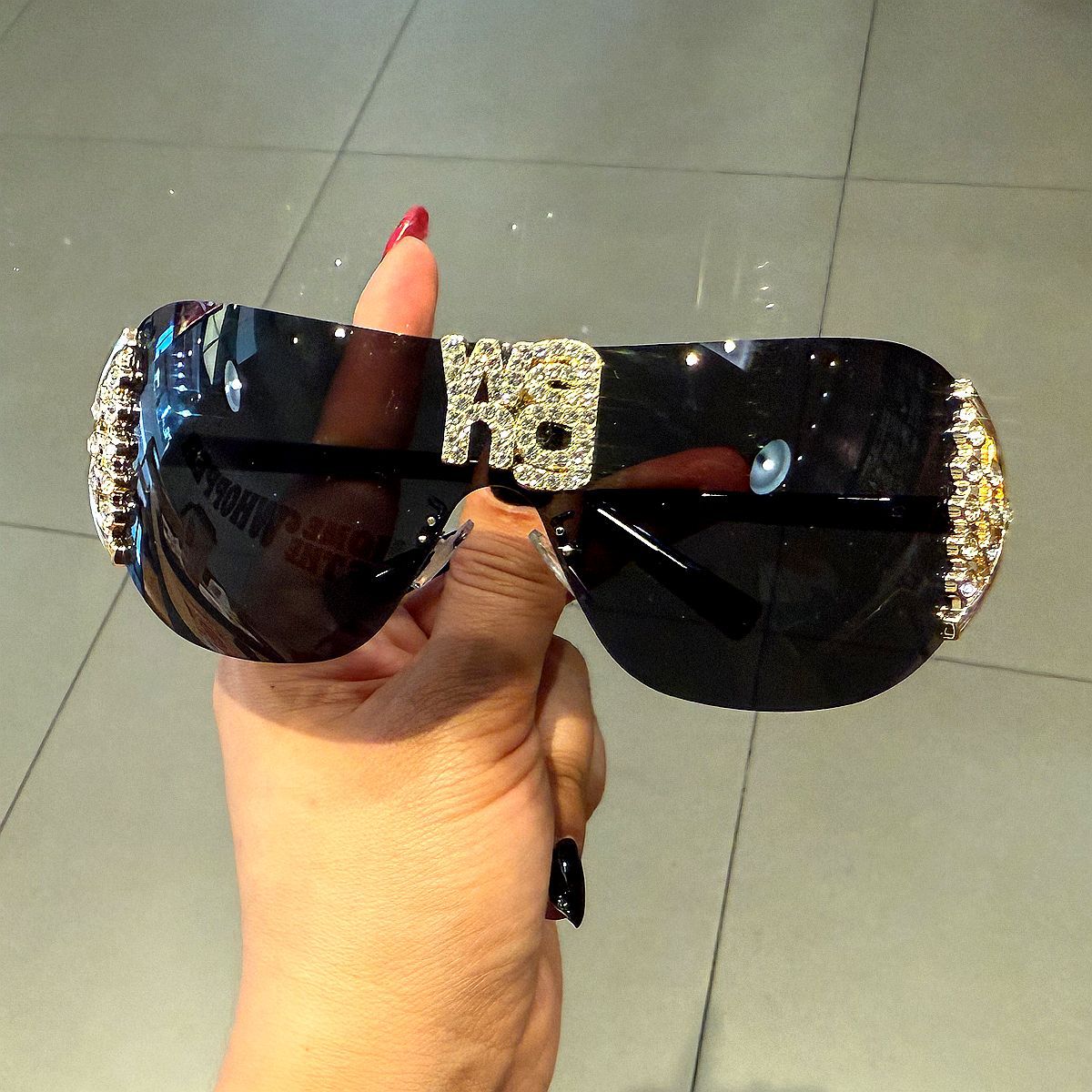 Luxury Y2k Rimlessแว่นตากันแดดผู้หญิงRhinestoneตัวอักษรยี่ห้อDesignerดวงอาทิตย์แว่นตาสําหรับกลางแจ้งUV400 Lunettes De Soleil