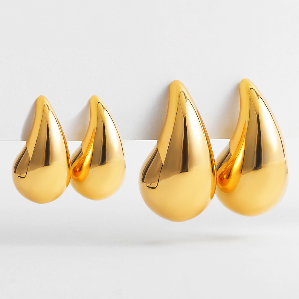 ใหม่ยุ้ย Gold Plated Tear Drop ต่างหู Dupes สําหรับผู้หญิงน้ําหนักเบาเรียบโลหะ Waterdrop Hoop ต่างหูเครื่องประดับอินเทรนด์