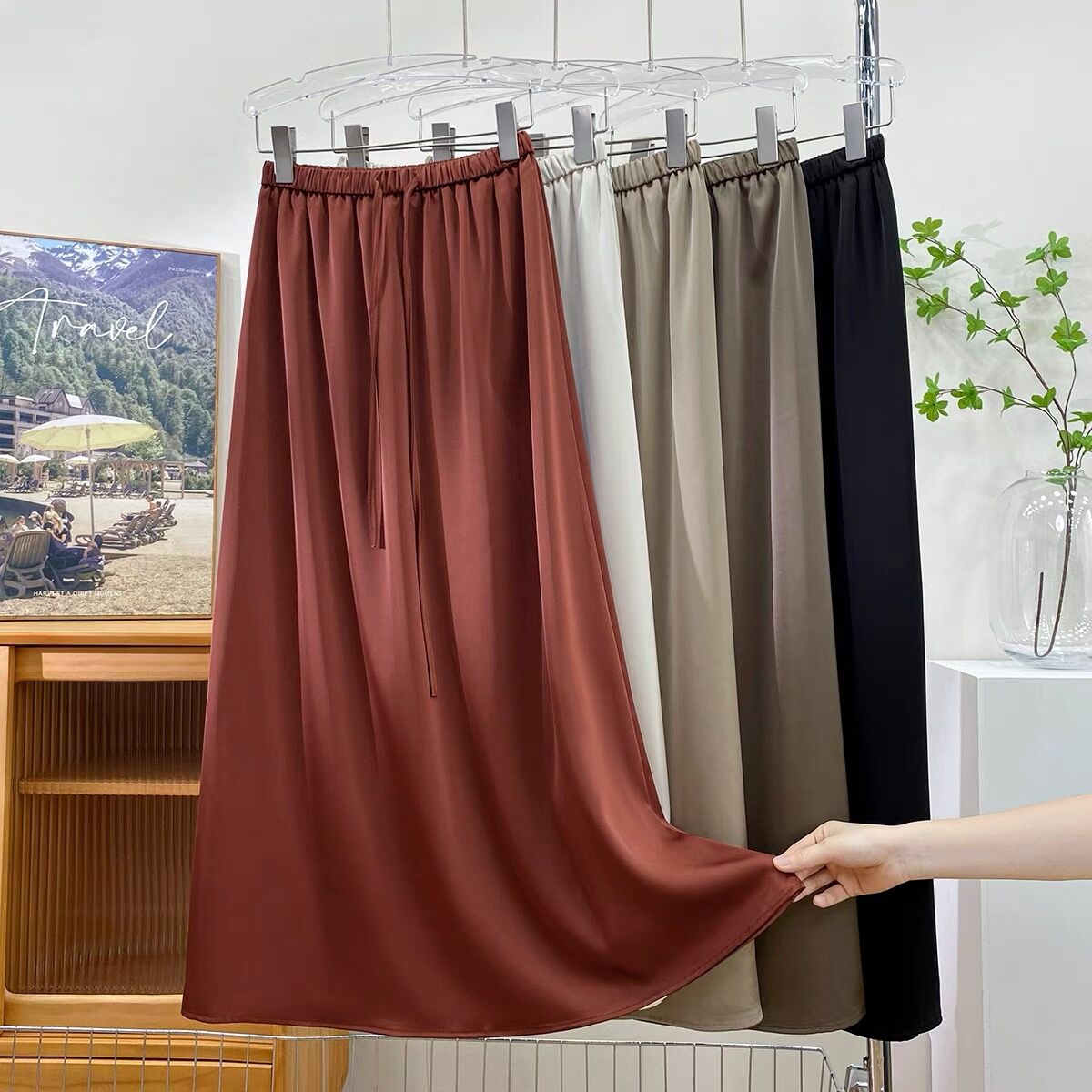 Długa spódnica maxi z satyny octanowej dla kobiet, wiosna-jesień 2026, zimowa modna, prosta i uniwersalna spódnica sznurowana, spódnica plus size 7XL