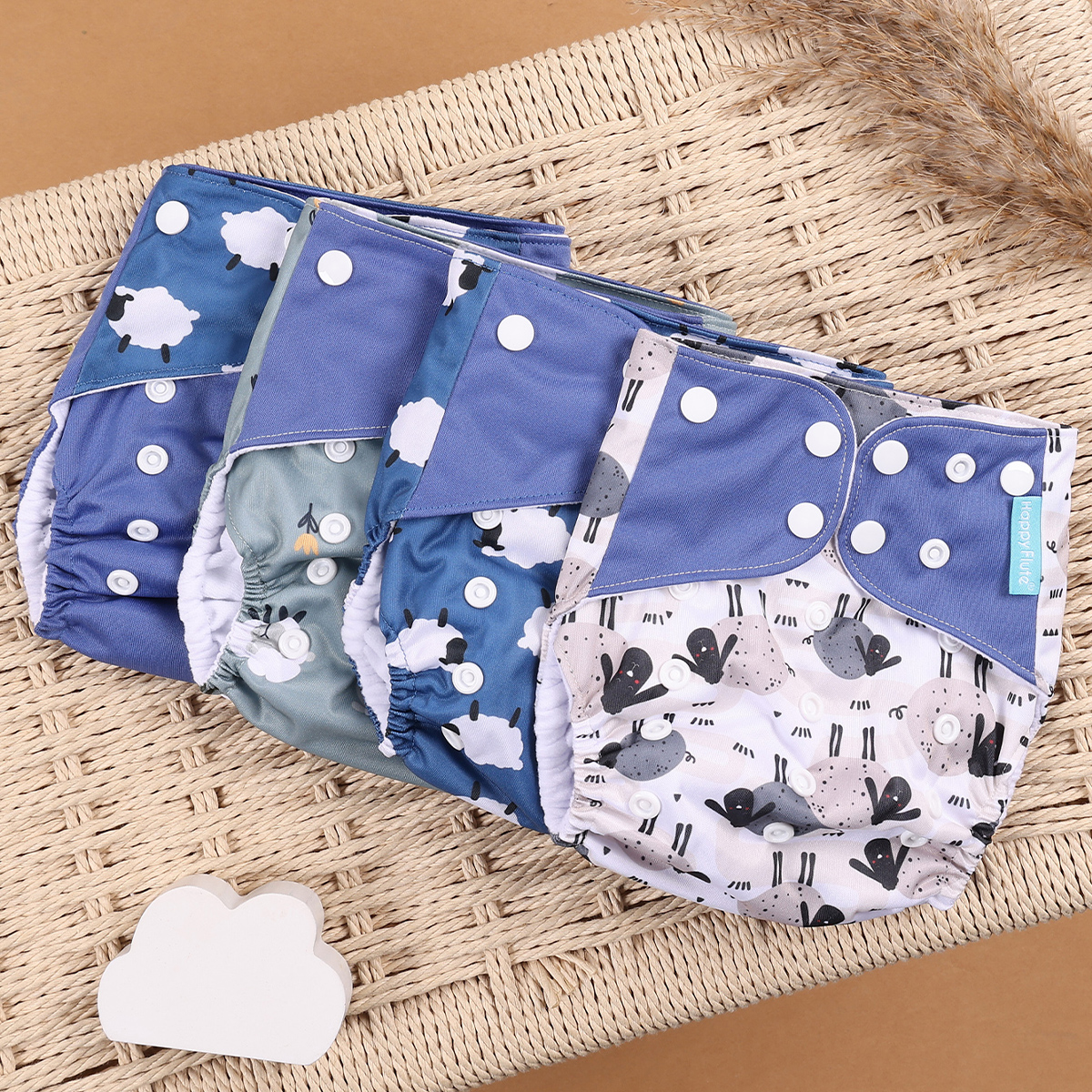 HappyFlute Cute Print Hot Sale 4PCSet OS Pocket Diaper Zmywalna i wielokrotnego użytku Chłonna, ekologiczna osłona na pieluchy Regulowana pieluszka dla niemowląt