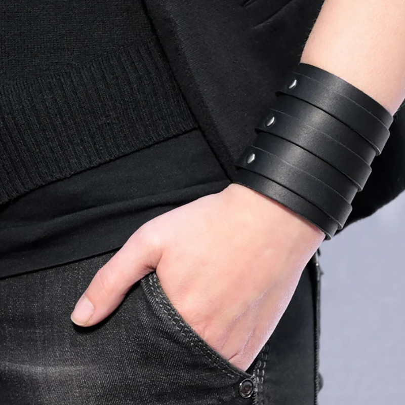 1PC Herenmode Veelzijdige Armband Vintage Brede Band Punk Stijl Multilayer Lederen Polsband Eenvoudige Accessoires Sieraden