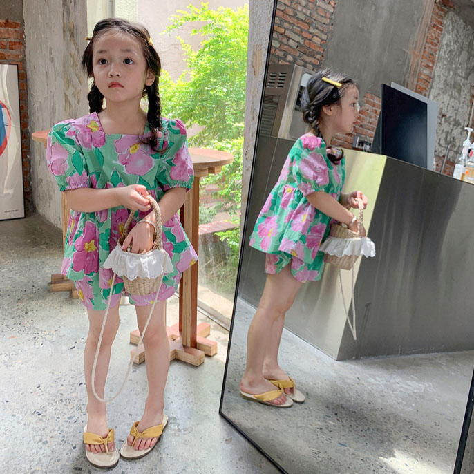 Nuevos conjuntos de ropa de verano para niñas, camisa y pantalones cortos de muñeca de flores informales dulces, traje de moda para bebés y niños, traje para niñas