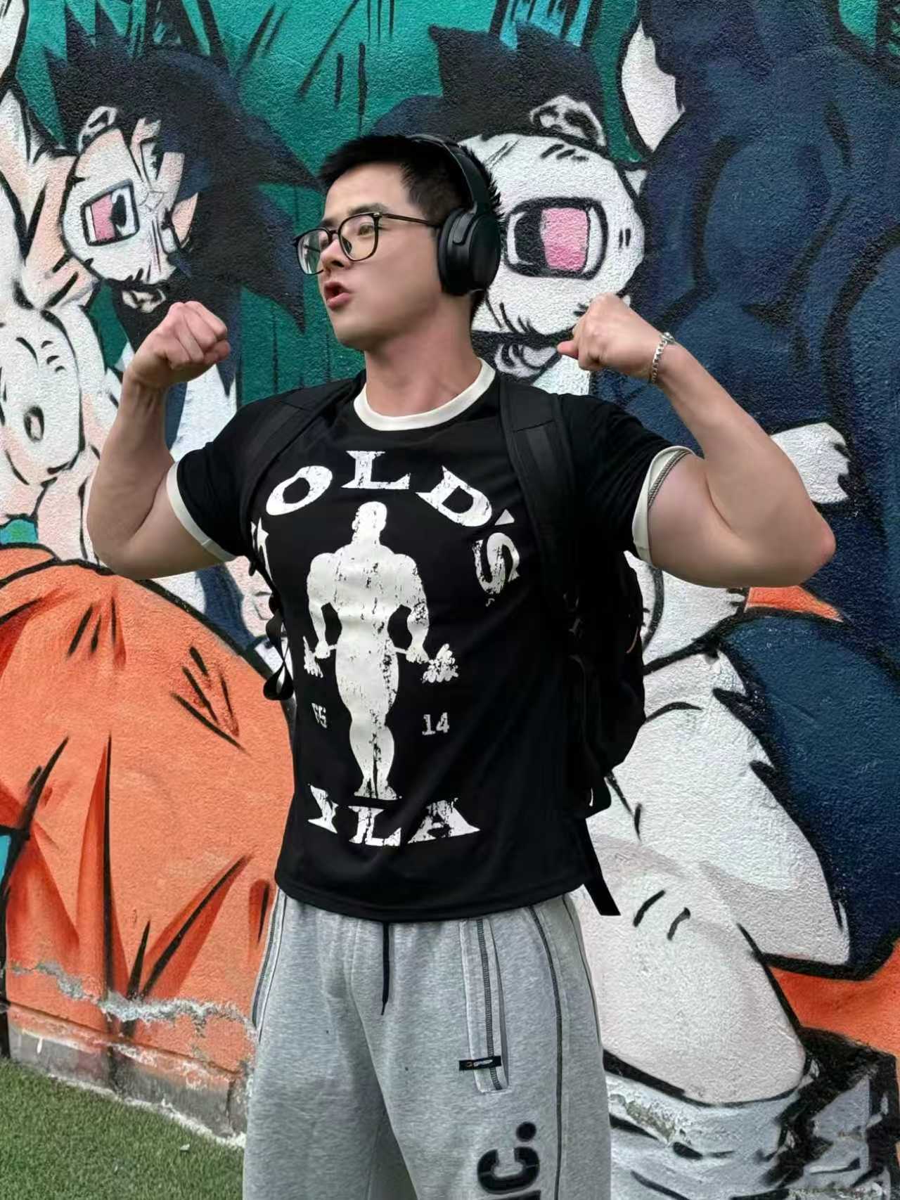 Maglietta stampata da uomo a maniche corte, di nuovo tipo, per corsa all'aperto, allenamento sportivo e fitness, ad asciugatura rapida e traspirante