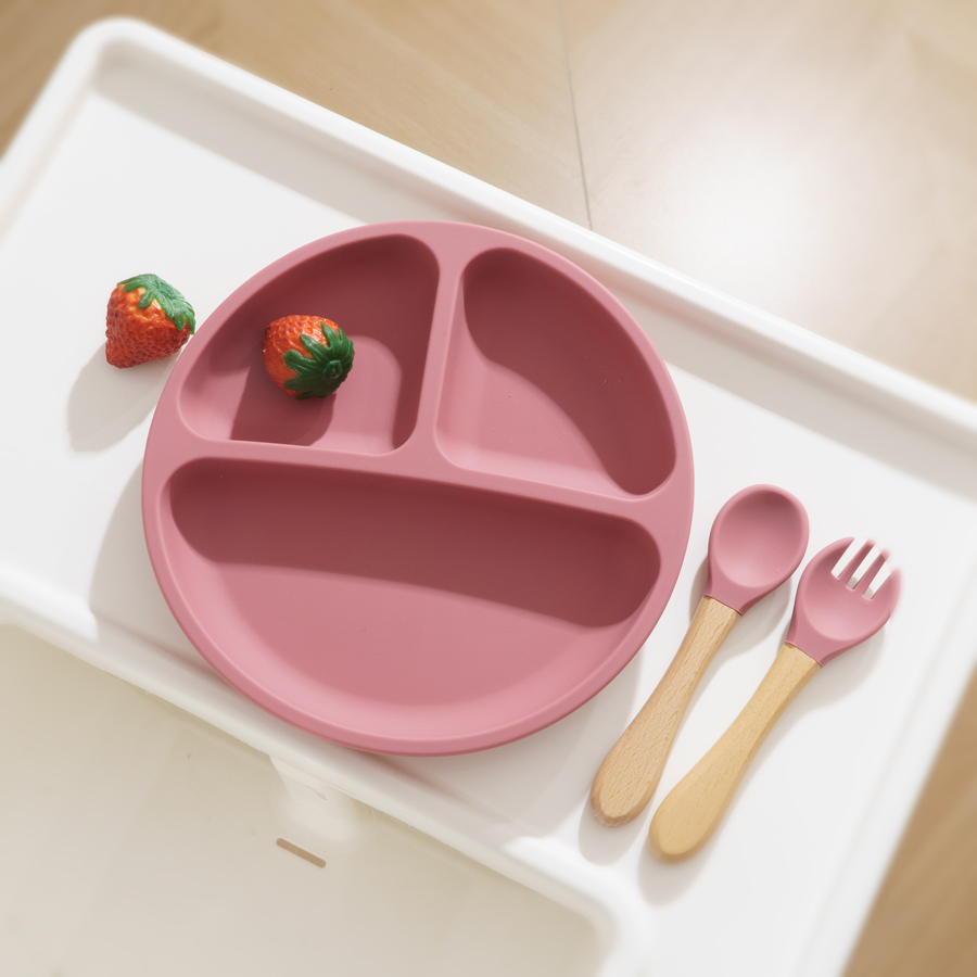 3 pçs silicone crianças utensílios de mesa conjunto de alimentação do bebê prato de jantar de silicone alça de madeira colher garfo bpa livre utensílios de mesa de treinamento do bebê