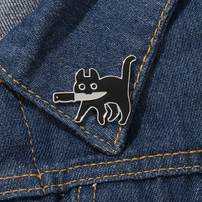 Spilla gatto coltello nero