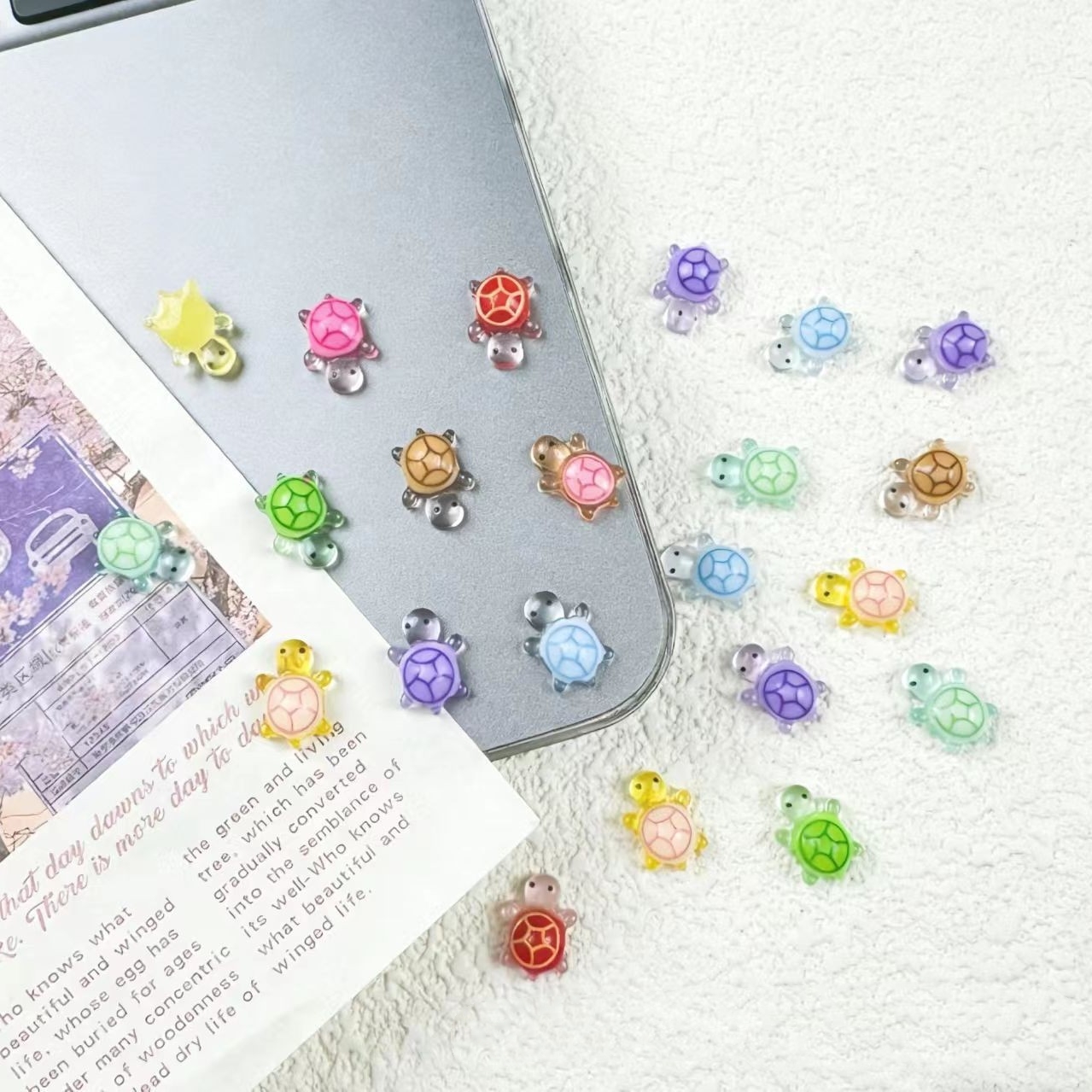 100 Peças de Mini Tartarugas de Resina que Brilham no Escuro, Figuras de Tartaruga Multifuncionais que Brilham à Noite, Miniaturas de Tartaruga para Micro Paisagismo