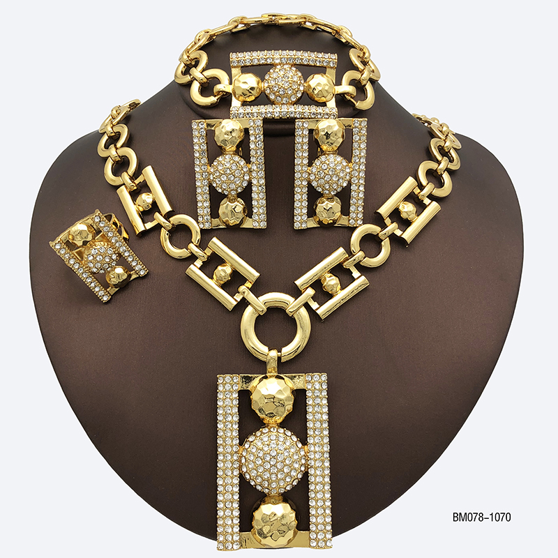 Dubái chapado en oro de 18K para mujer, joyería con diamantes de imitación, diseño de lujo, forma rectangular, collar, pulsera, pendiente, anillo, conjunto de joyas