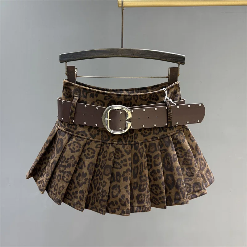 Jupe courte plissée trapèze en polaire effet peau de daim imprimé léopard vintage pour femme, nouvelle collection automne 2026, avec ceinture