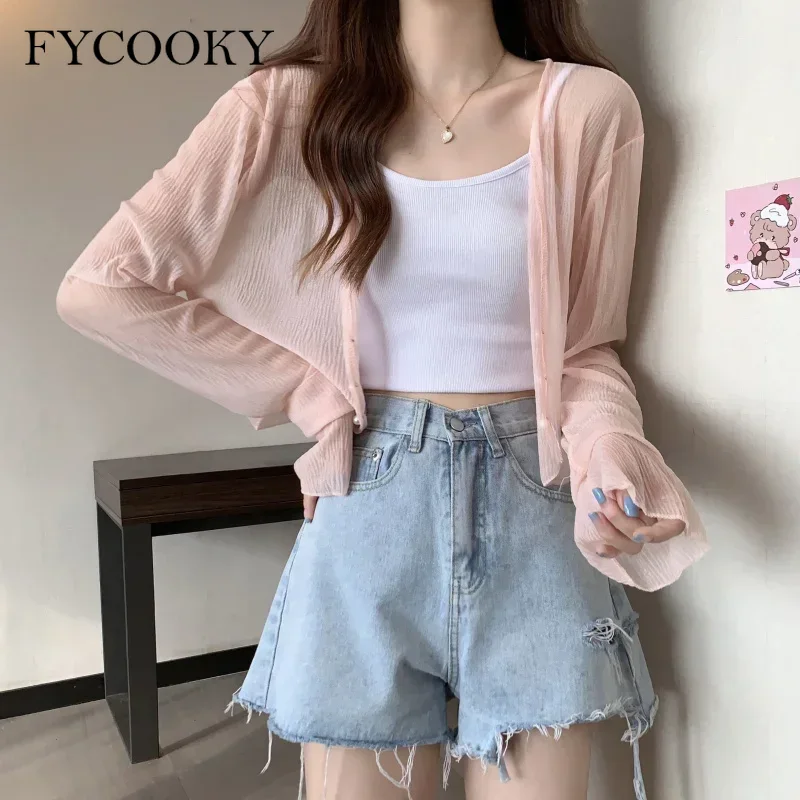 2025 Cardigan solido stile fata donna estate nuova protezione solare a maniche lunghe dolce perline scollo a V Nozioni di base cardigan in chiffon allentato