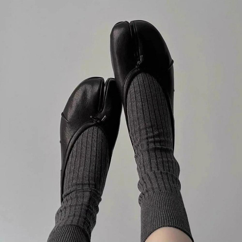 Nieuwe mode hete PU lederen Tabi schoenen dames handgemaakte dames flats hoge kwaliteit schoenen luxe design split-toe muiltjes