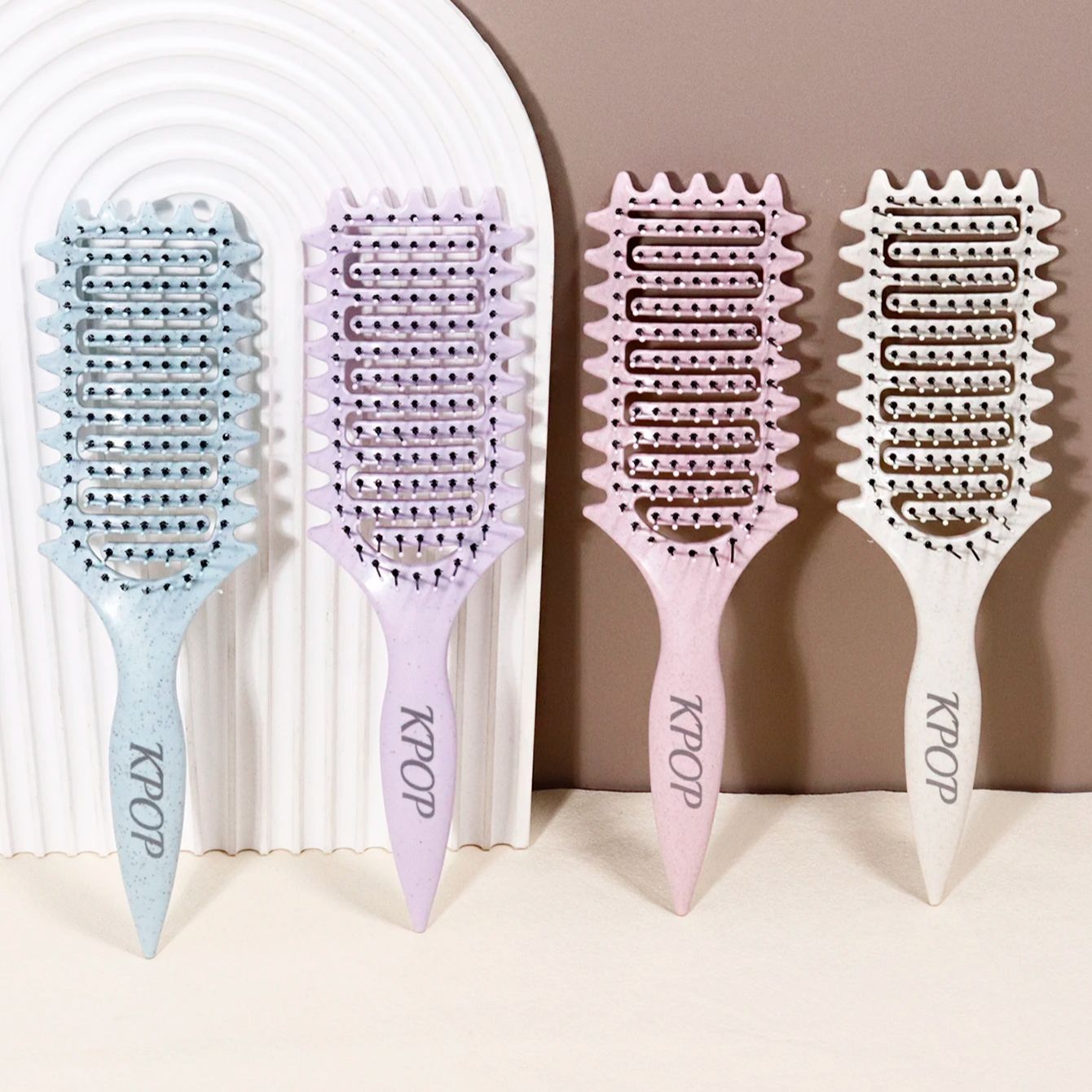KPOP Curling Brush - Nylon borstelharen en ABS-handvat voor het maken van krullend haar. Speciaal voor pruiken van echt haar