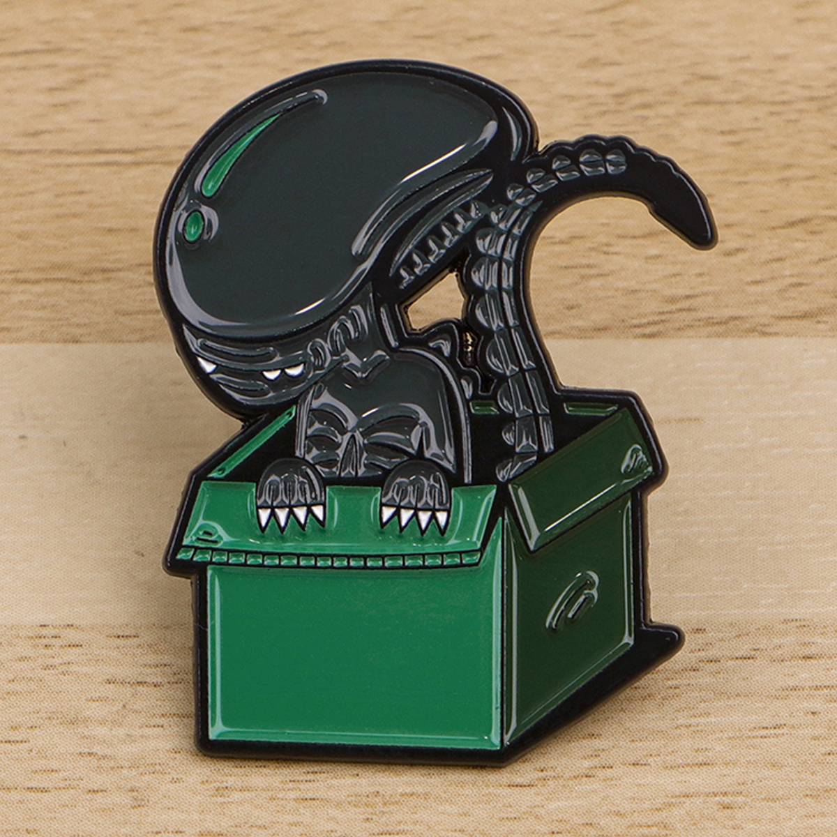 น่ารักAlienเคลือบPinเข็มกลัดการ์ตูนสําหรับผู้หญิงLapel Pinsป้ายกระเป๋าเป้สะพายหลังคอสเพลย์อุปกรณ์เสริมแฟชั่นเครื่องประดับของขวัญ